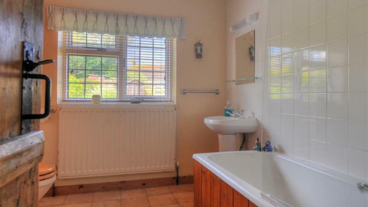 Ivy Cottage Lyme Regis Buitenkant foto